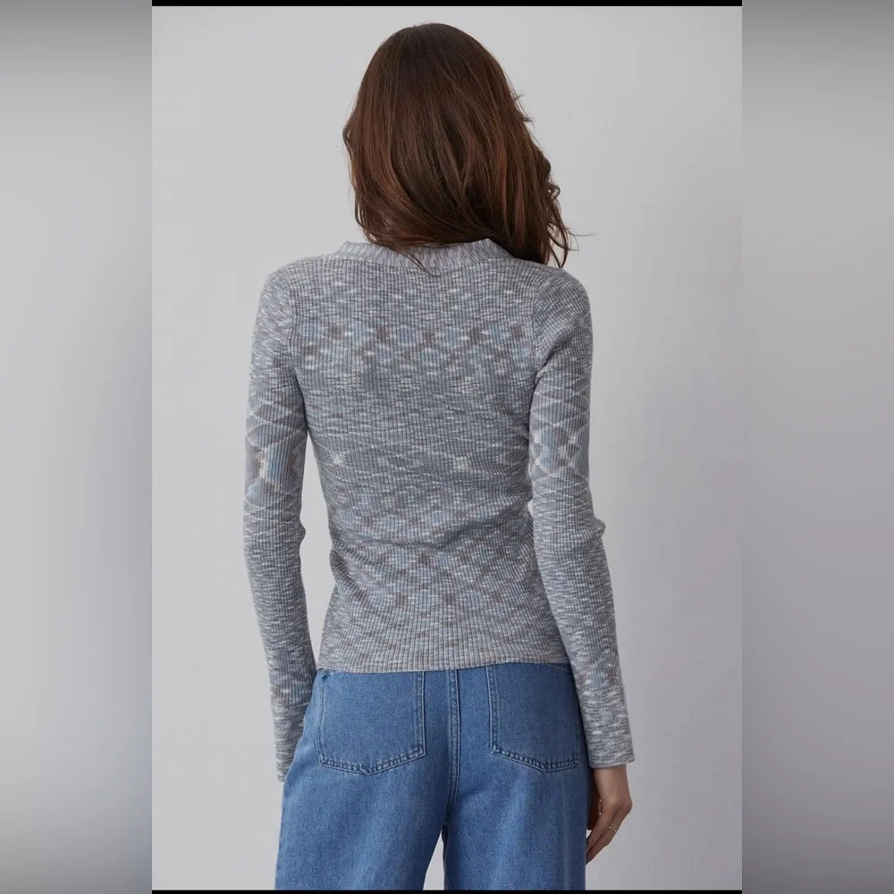 Crescent Jemmie Twist Front Sweater Top - Picture 6 of 11